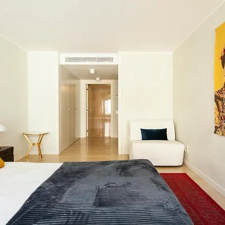 Apartment Plum Guide - Candy Apple
